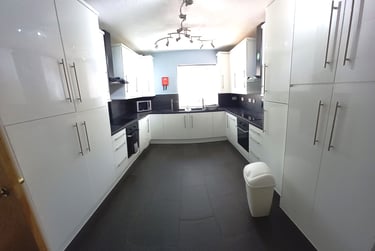 8 bed house, Montpelier Road, Dunkirk, Nottingham, NG72JX - Image 3