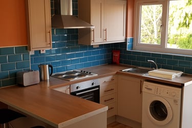 2 bed flat, Carlyle Road, City Centre, Birmingham, B169BJ - Image 1