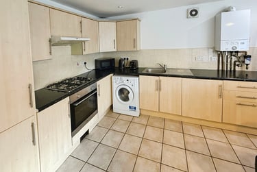 4 bed house, Chapel Court, Lenton, Nottingham, NG71HP - Image 4