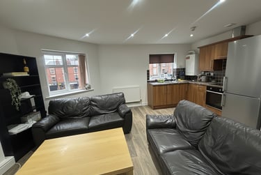 3 bed flat, F4 BWAS 205 Alfreton Rd, Radford, Nottingham, NG73NW - Image 3