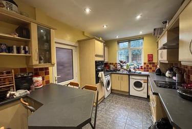 5 bed house, Charnock Avenue, Lenton, Nottingham, NG81AG - Image 1