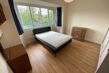 1 bed flat, Flat 19 Weoley Court, Selly Oak, Birmingham, B296NH - Image 2