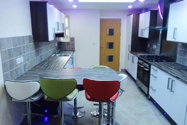 8 bed house, Tiverton Road, Selly Park, Birmingham, B296DB - Image 1