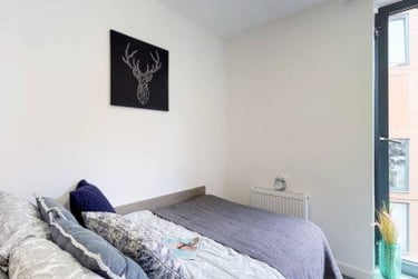 Classic Studio at Haymarket, 5 West Park Place, City Centre, Edinburgh, EH112EE - Image 1