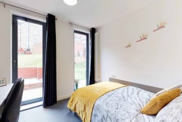 Premium Studio at Haymarket, 5 West Park Place, City Centre, Edinburgh, EH112EE - Image 1