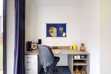 Deluxe Studio - Image 5