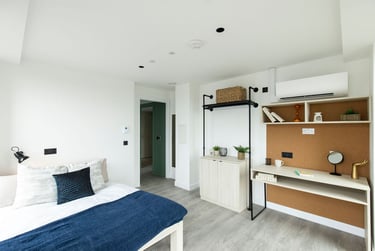 Premium En-suite - Image 2
