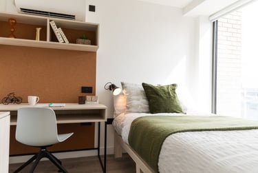 One Bed Apartment - Image 1