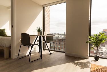 One Bed Apartment - Image 3