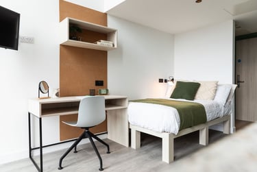 Penthouse Studio - Image 1