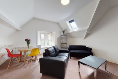 3 bed flat, Greenbank road, Greenbank, Plymouth, PL48NH - Image 1