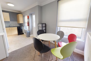 5 bed house, Hill Park Crescent, Near university, Plymouth, PL48JW - Image 4