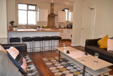 5 bed house, The Turnways, Headingley, Leeds, LS63DU - Image 1