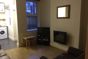 3 bed house, Riddings Street, City centre, Derby, DE223US - Image 2