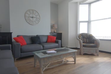 6 bed house, Penmaen Terrance, Mount pleasant, Swansea, SA16HZ - Image 2