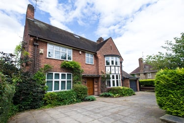 8 bed house, Oundle drive, Wollaton park, Nottingham, NG81BN - Image 1