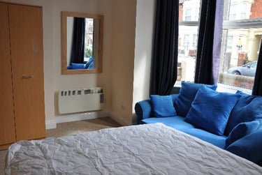 1 bed studio, Albert Grove, Southsea, Portsmouth, PO51NG - Image 1