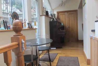 6 bed house, Dutch Gardens, Near university, Kingston, KT27TT - Image 2