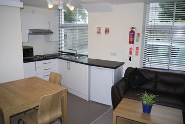 1 bed studio, 353 North Road West, Central, Plymouth, PL15DJ - Image 1