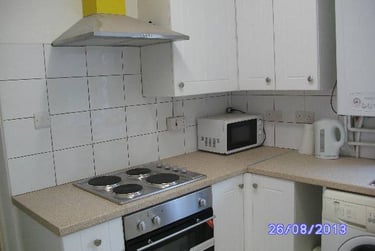 4 bed house, Essex Road, Near university, Bognor regis, PO212BU - Image 1