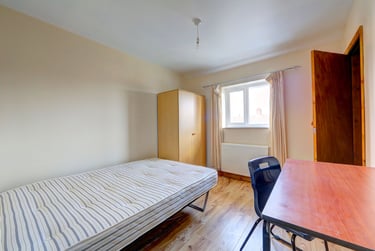 6 bed house, Addison Gardens south kingston, Near university, Kingston, KT58DW - Image 4
