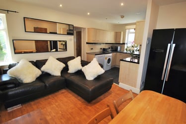 6 bed house, School Grove, Withington, Manchester, M204RT - Image 1