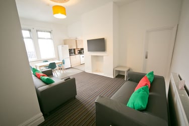 8 bed house, Brackenbury Road, Near university, Preston, PR17UP - Image 1