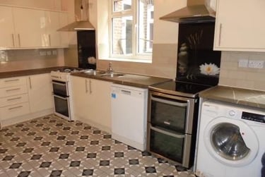 9 bed house, Mauldeth Road Fallowfield, Fallowfield, Manchester, M204NF - Image 4