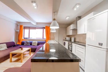 2 bed flat, Tuscany House, City centre, Manchester, M14LX - Image 1
