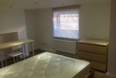 5 bed house, Courtenay Street, Francis Close Hall, Cheltenham, GL504LR - Image 8