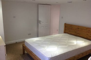 5 bed house, Courtenay Street, Francis Close Hall, Cheltenham, GL504LR - Image 6