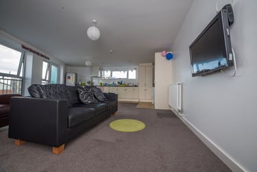 4 bed flat, 100 Vaughan Way, Near university, Leicester, LE14SH - Image 8