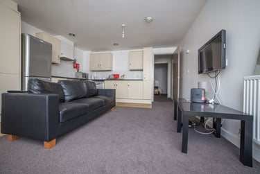 4 bed flat, 100 Vaughan Way, Near university, Leicester, LE14SH - Image 11