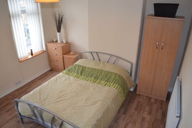 4 bed house, Broadfield Road, Near university, Manchester, M144WH - Image 1