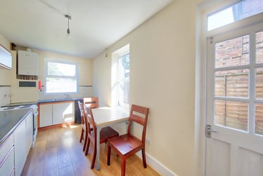 4 bed house, Hawks Road, Kingston upon thames, Kingston, KT13DS - Image 1