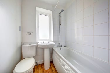 4 bed house, Oaklea Passage, Kingston upon thames, Kingston, KT12AJ - Image 2