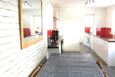 9 bed house, 4 North Road East, North hill, Plymouth, PL46AS - Image 2