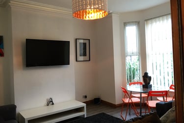 5 bed house, Great Cheetham Street West, City centre, Salford, M72JB - Image 1