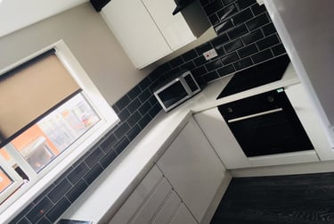 3 bed flat, Oxheys Street, Plungington, Preston, PR17PS - Image 1