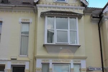 5 bed house, Bedford Park, North hill, Plymouth, PL48HN - Image 1