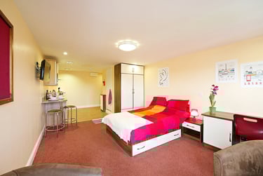 1 bed studio, Smith St, University, Bradford, BD71DJ - Image 2