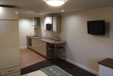 1 bed studio, Smith St, Near university, Bradford, BD71DJ - Image 3