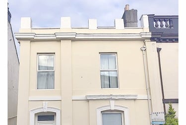 3 bed house, Hill Park Crescent, North hill, Plymouth, PL48JP - Image 1