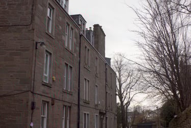 2 bed house, Seafield Road, West end, Dundee, DD14NP - Image 1