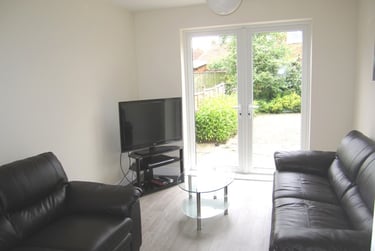 5 bed house, Tranby Avenue, Osbaldwick, York, YO103NB - Image 1