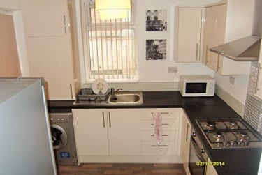 3 bed house, Mildred street, Near university, Salford, M72HG - Image 2