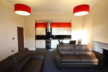 3 bed flat, Whiteladies Road, Clifton, Bristol, BS82QA - Image 1