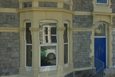 2 bed flat, Evelyn Place, Near university, Plymouth, PL46HL - Image 1