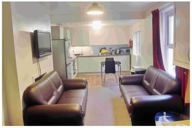 3 bed flat, TFF 101 Beaumont Road, Lipson, Plymouth, PL49EB - Image 3