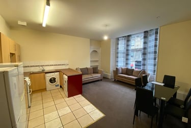 4 bed flat, Whitehall Street, City centre, Dundee, DD14AA - Image 4